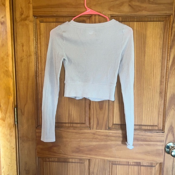 Hollister LongSleeve Shirt - Picture 2 of 3